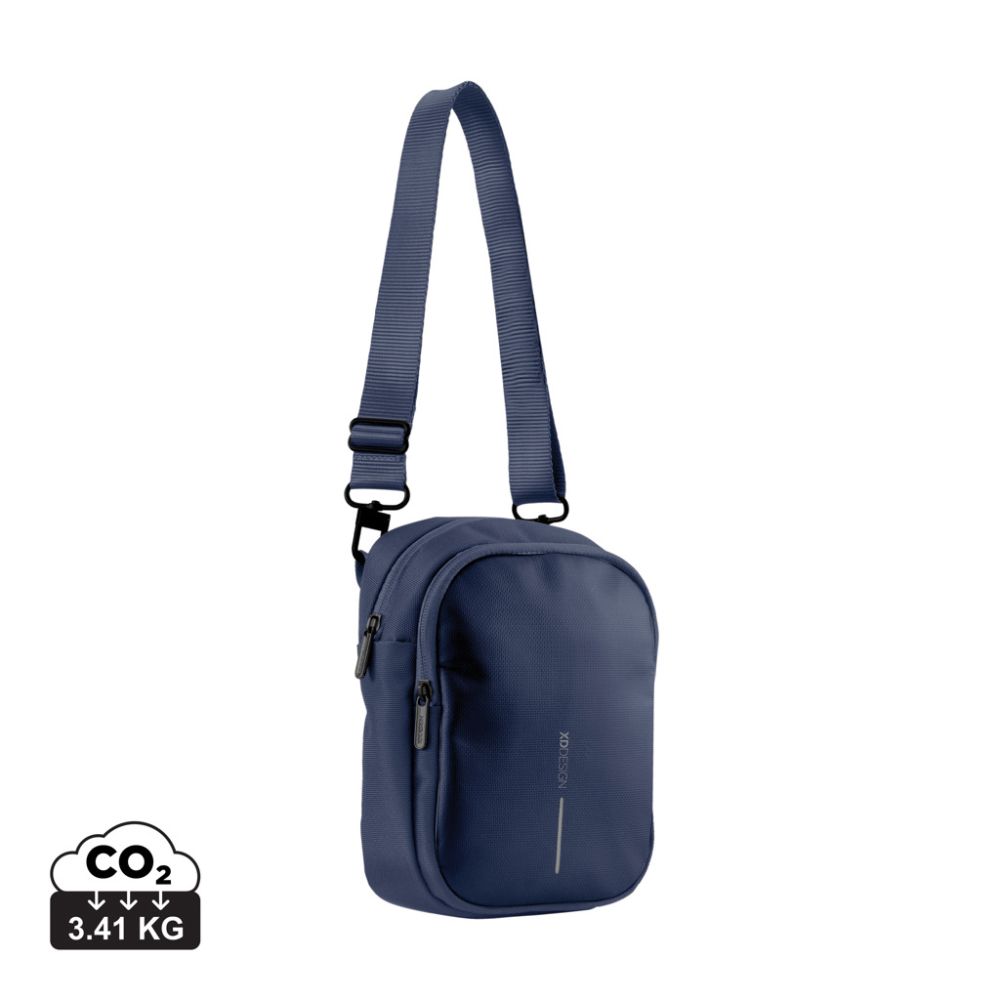 Pleca soma Boxy Sling no pārstrādāta rPET ar slēptu pudeles kabatu ar jūsu logo